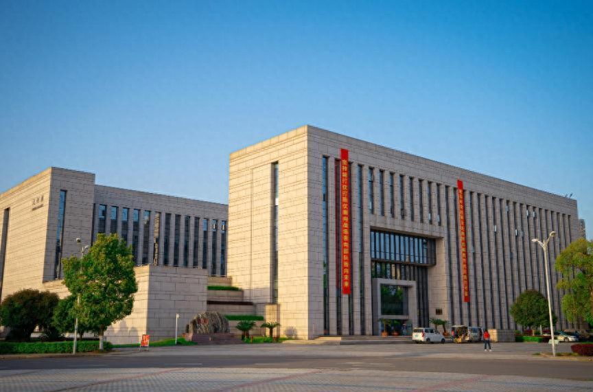 湖南四所虚假大学骗钱，毕业证如废纸，家长学生小心