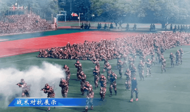 广西高校军训硬核如战狼 真枪实弹堪比大片
