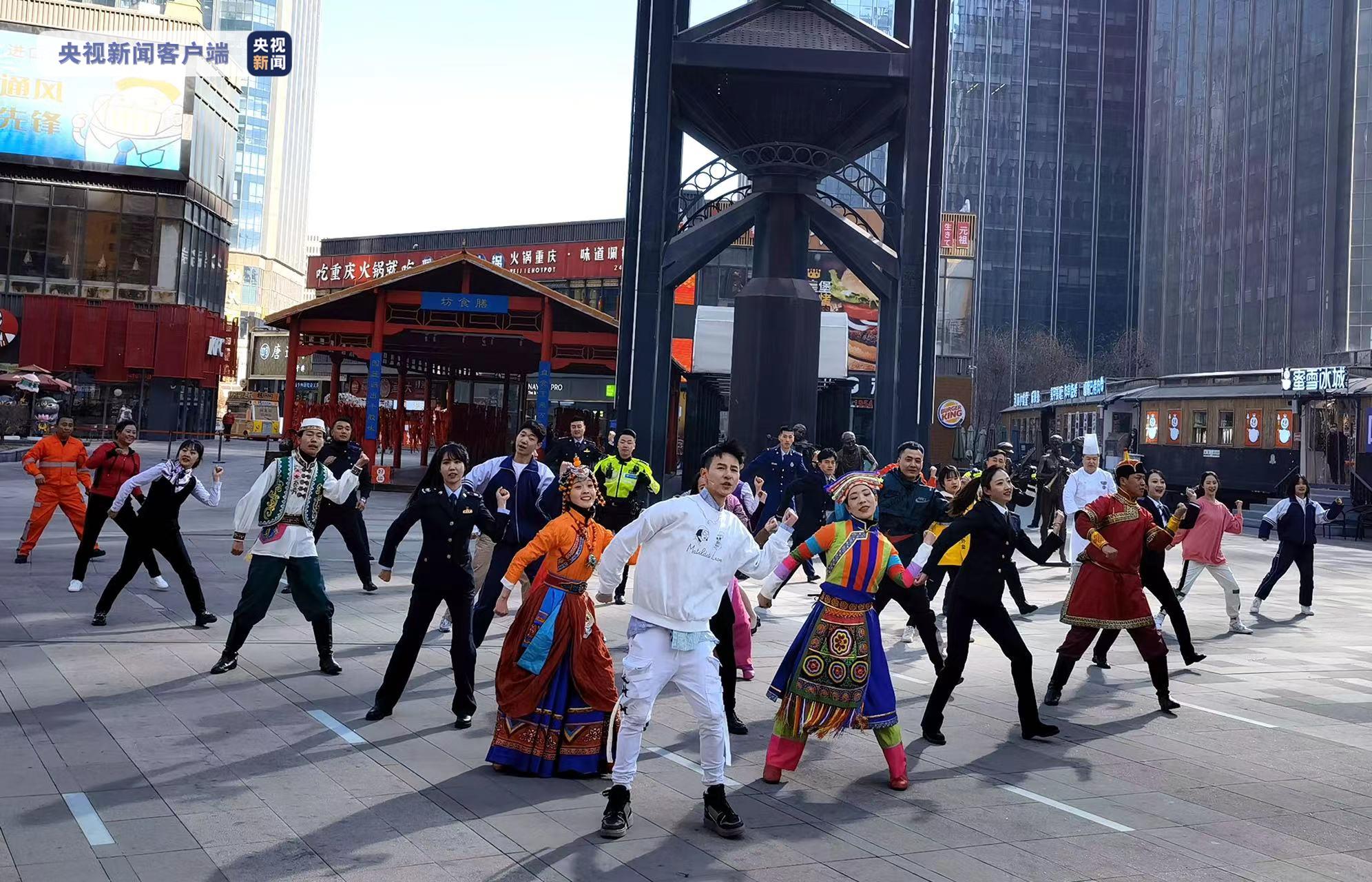 青海各界共唱冬奥会主题曲一起向未来