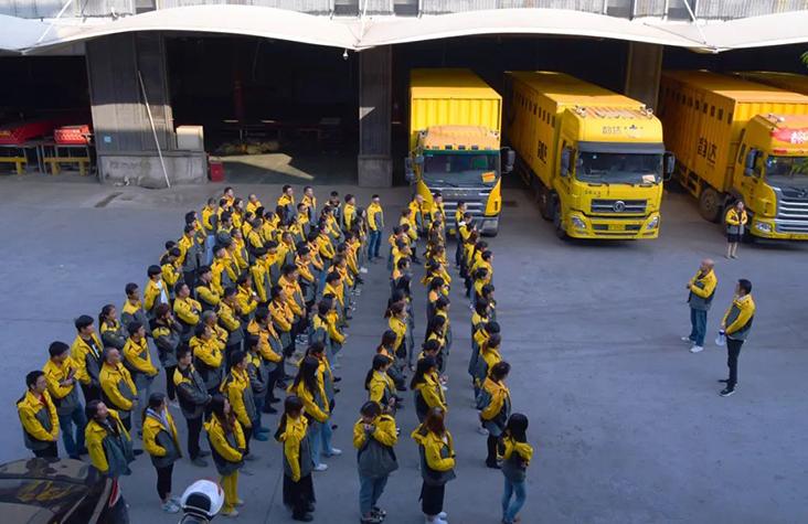 快递旺季 双11激战正酣 各地快递企业全力应对忙不停