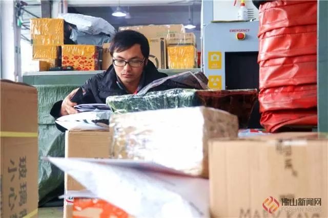 临近春节佛山快递情况:部分网点放假 年货寄收受影响