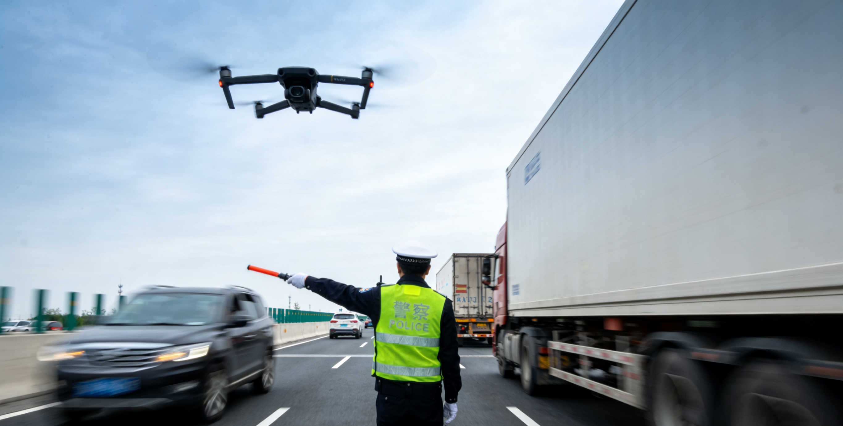 2026春节返程高峰,半夜出发避堵反被困高速,咋回事?