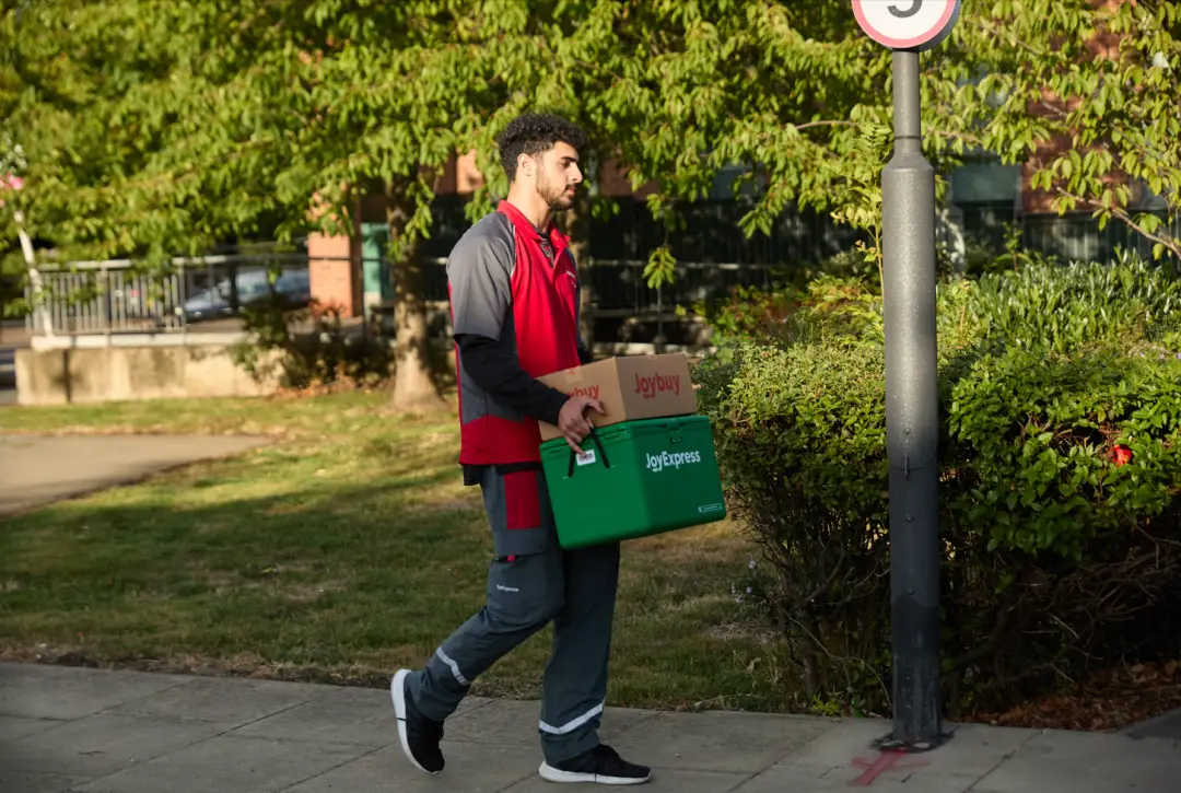 春节快递需求大增,年货寄递高峰凸显,快递停运受质疑?