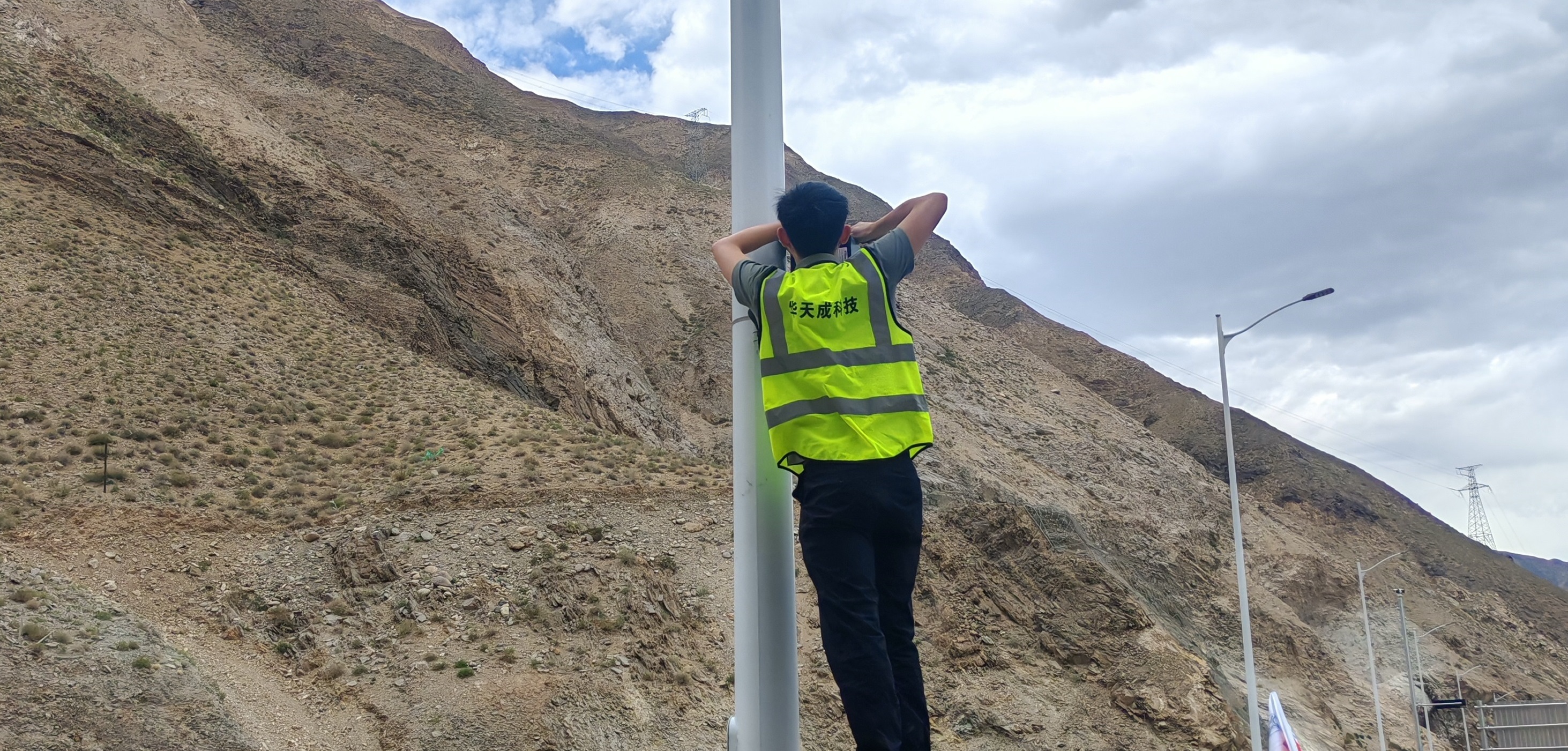 暴雨天高速开车,这种导航能让你听清语音播报